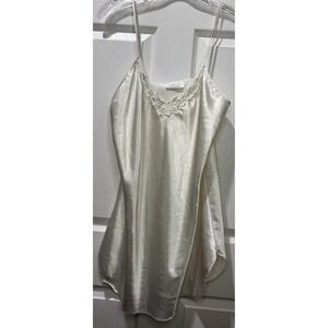 Dentelle Vintage 80s Ivory Bridal Satin Slip Negligee Nightgown Size Medium